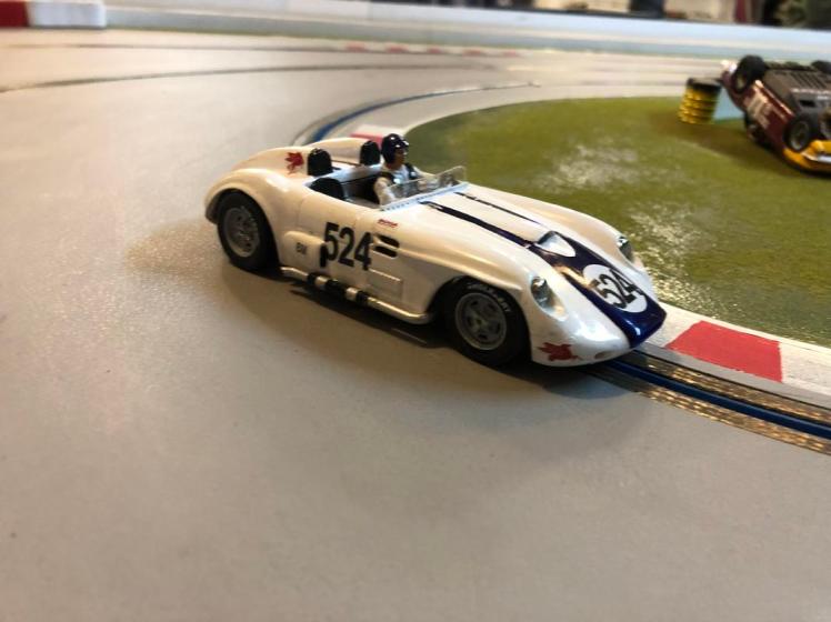 7000-a6-c4-00-b0-4-fe0-84-d9-9-a265-f135009